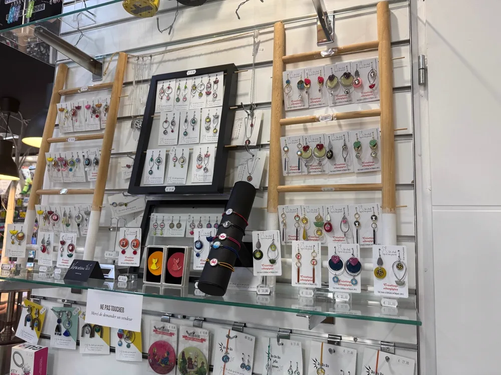 Photo n°10 de l'ambiance du Café Boutique, concept store à Rochefort